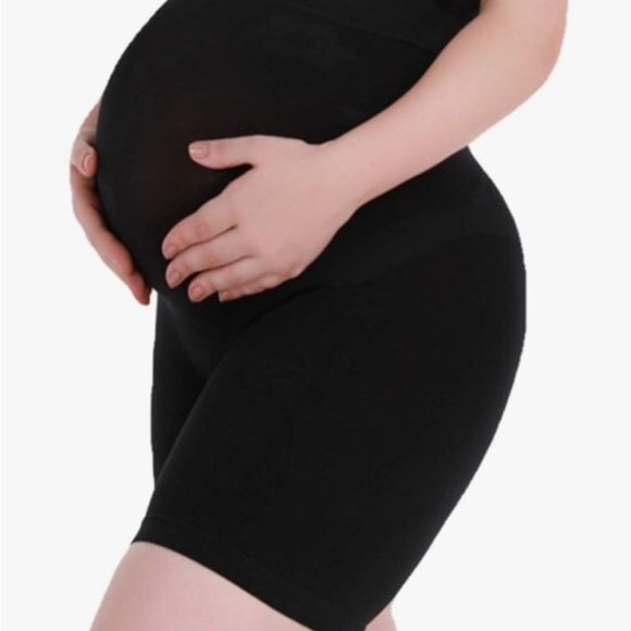 Maternity shapewear shorts - Picture 3 of 3